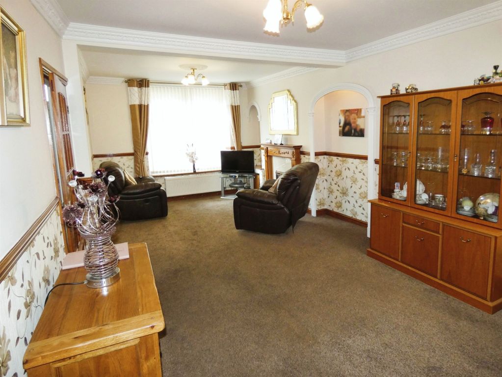 Property photo 2 of 32