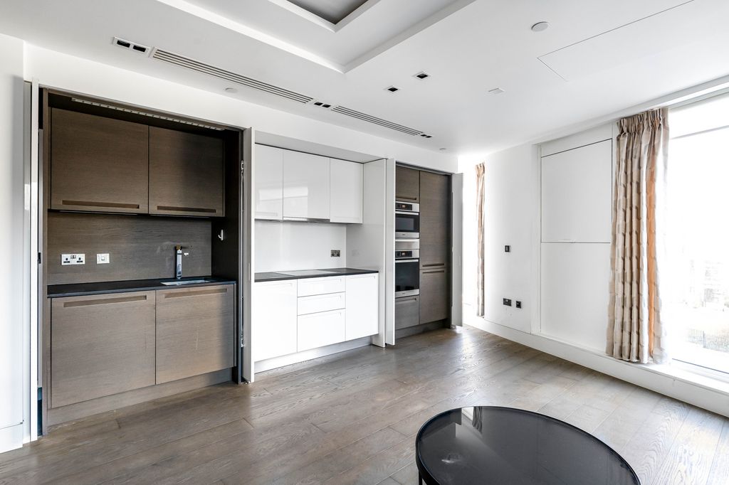 Property photo 1 of 31