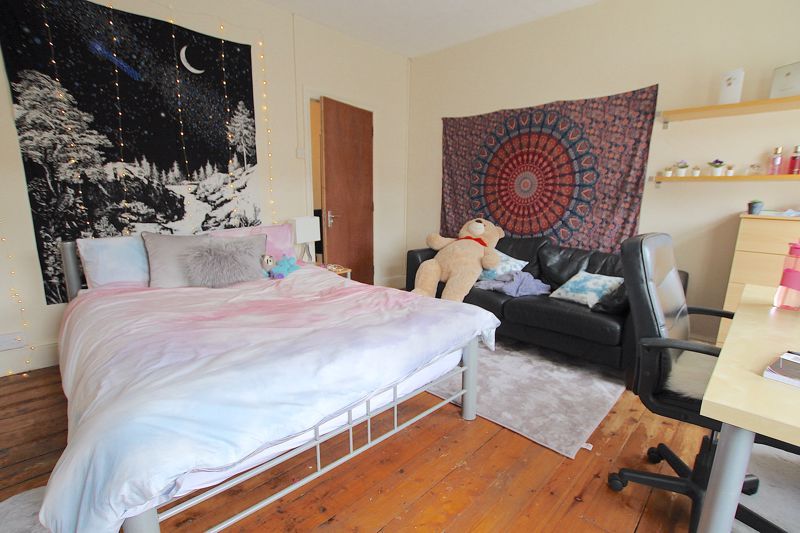 Property photo 3 of 9 Photo 13