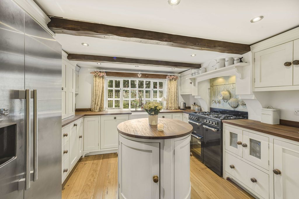 Property photo 2 of 38
