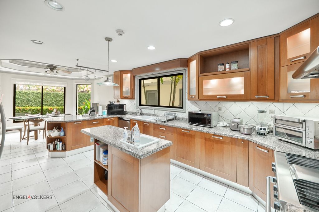 Property photo 3 of 29