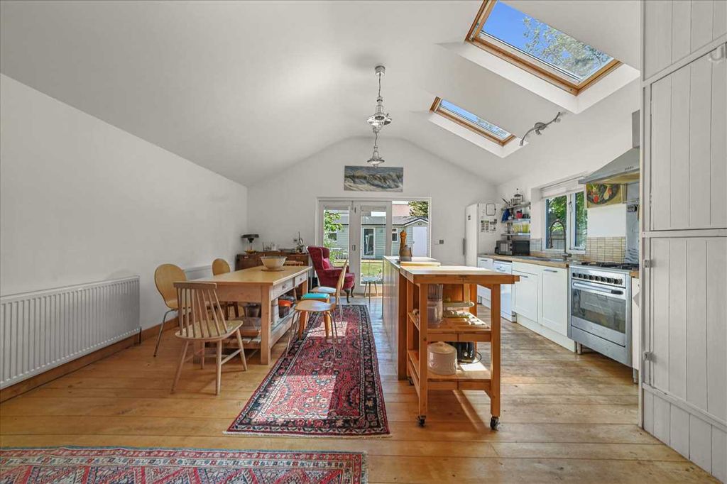 Property photo 2 of 24