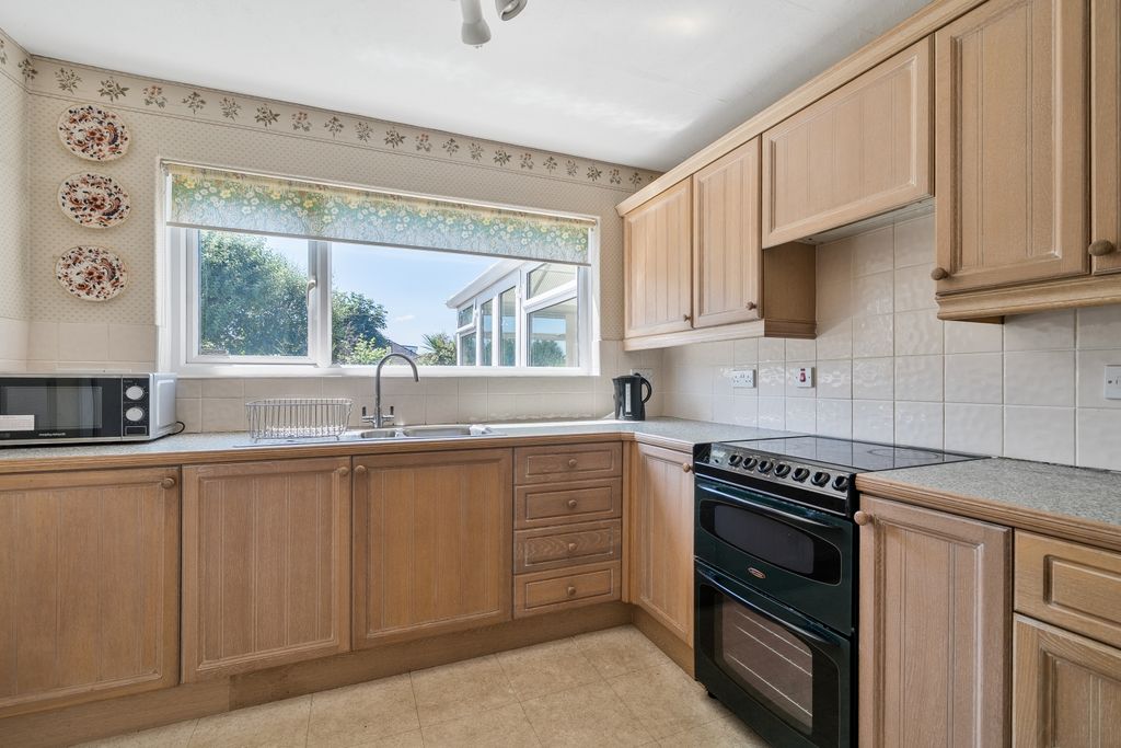 Property photo 3 of 22 1500133-12-19Fb8E0F63703