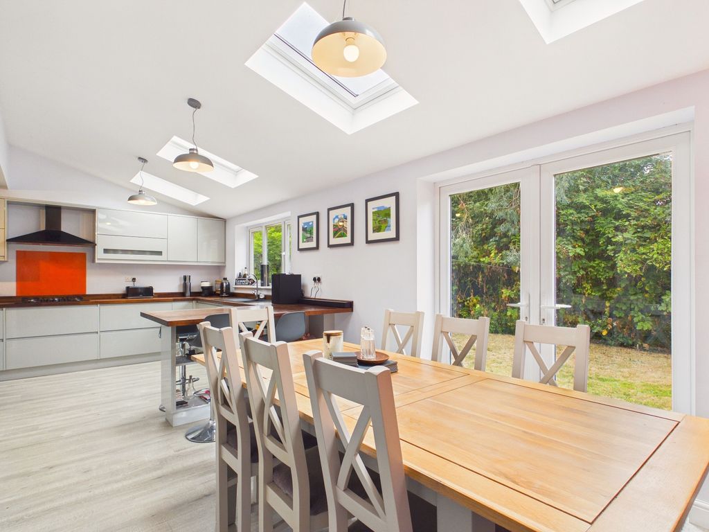 Property photo 3 of 14 Sandringham Close - Ewemove - Dining Room And Kitc