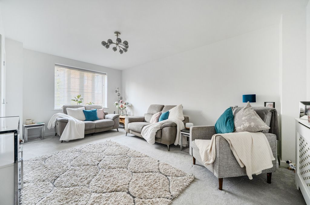 Property photo 2 of 25 1488783-5-6A4Fa9F...