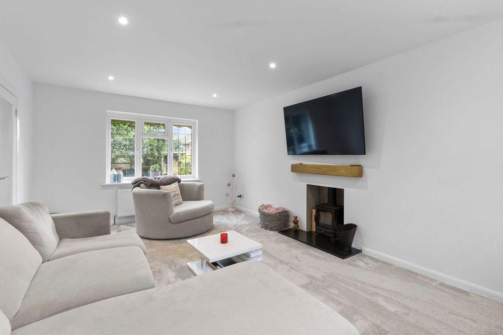 Property photo 3 of 26