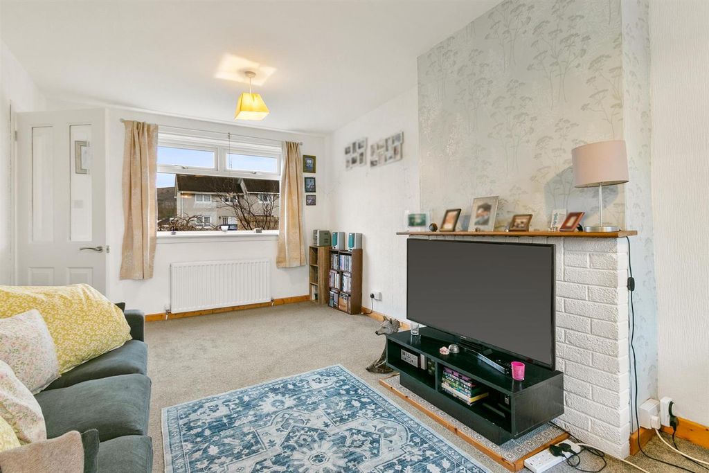 Property photo 2 of 25