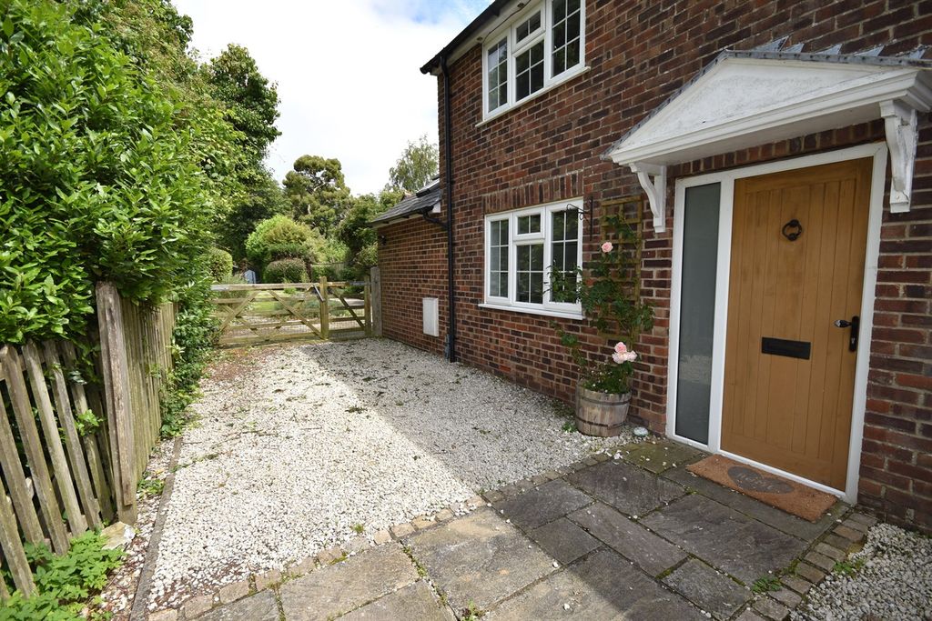 Property photo 1 of 12 (Main)