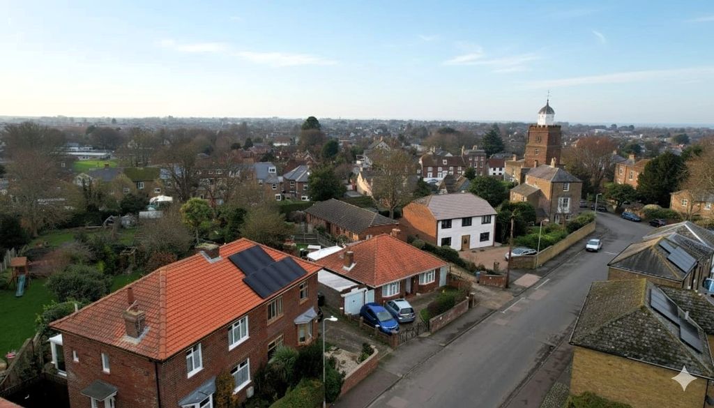 Property photo 3 of 31