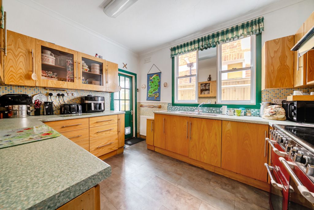 Property photo 3 of 15 1457892-19-69Fc57...