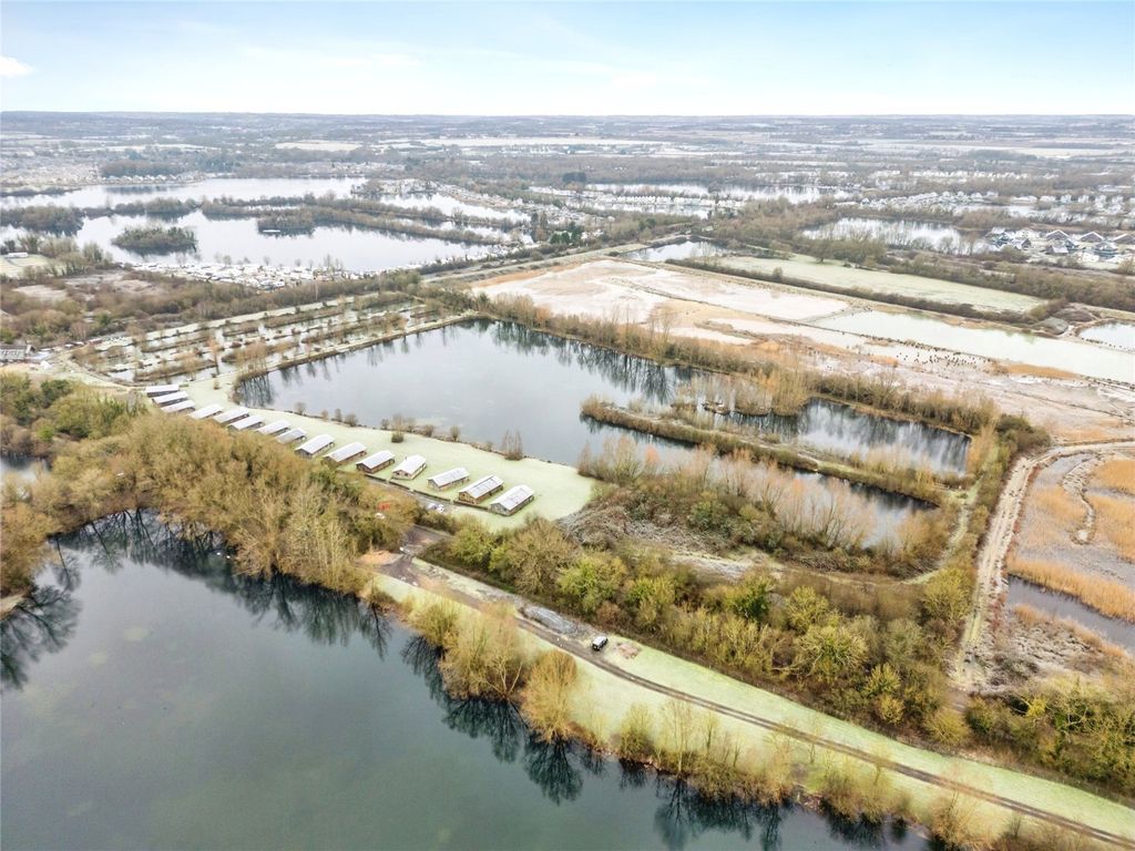 Property photo 3 of 23 Picture No. 01