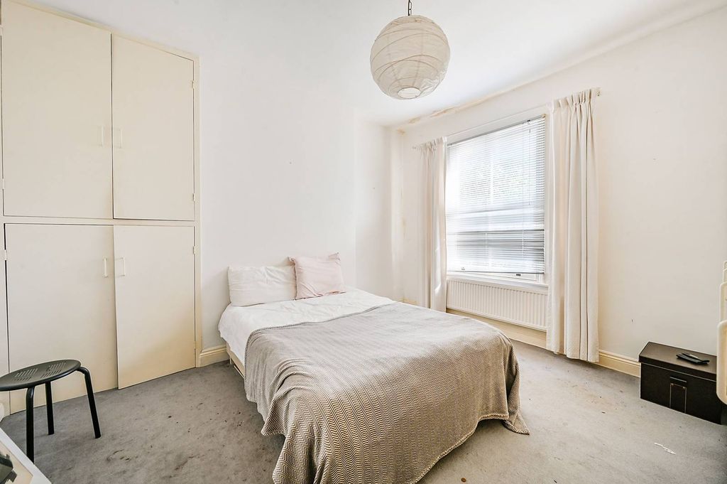 Property photo 1 of 5