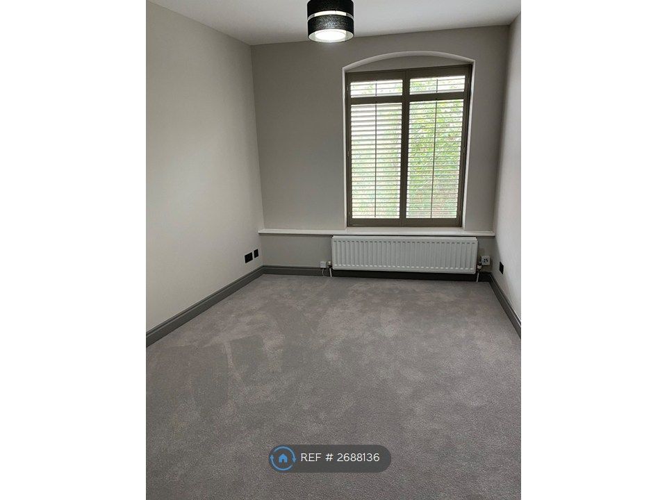 Property photo 2 of 12 Lounge