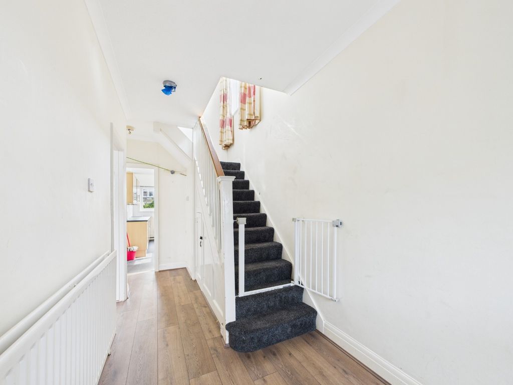 Property photo 3 of 17 4493823