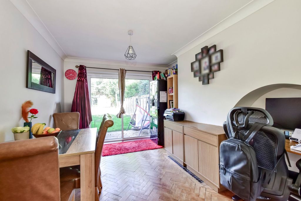 Property photo 3 of 14