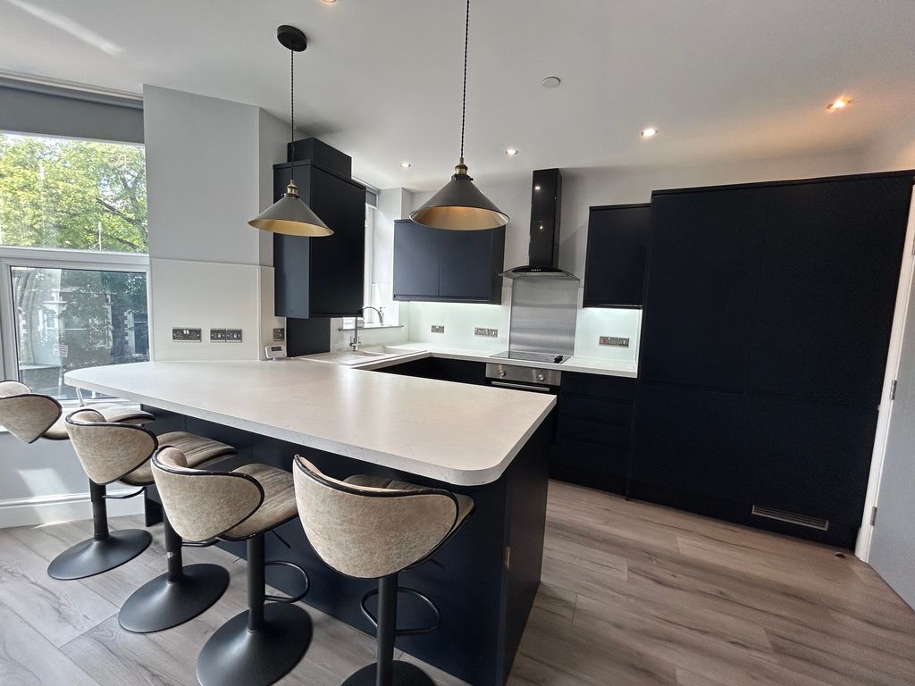 Property photo 1 of 8 Kitchen