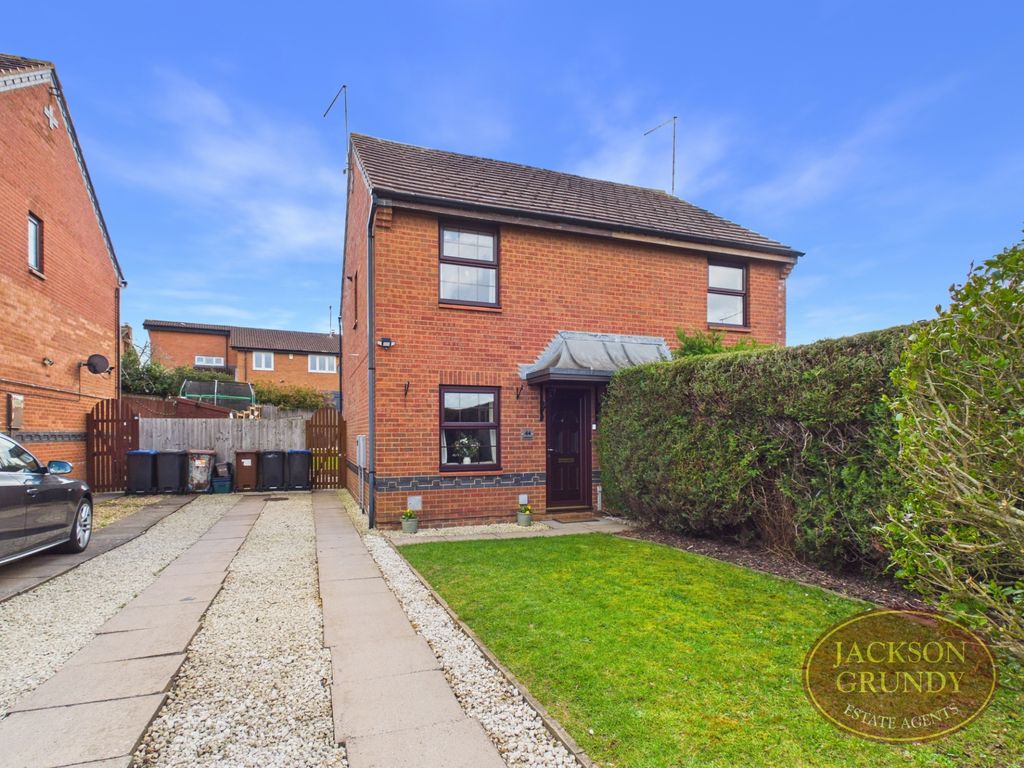 Property photo 1 of 11 Downsway