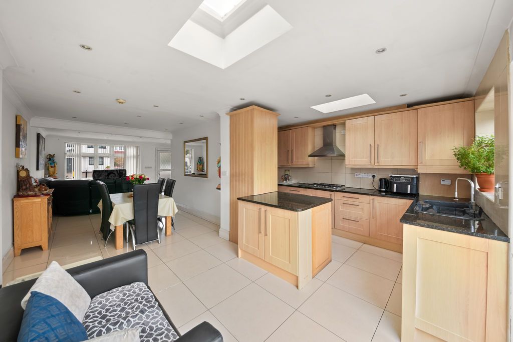 Property photo 3 of 13 Photo 11