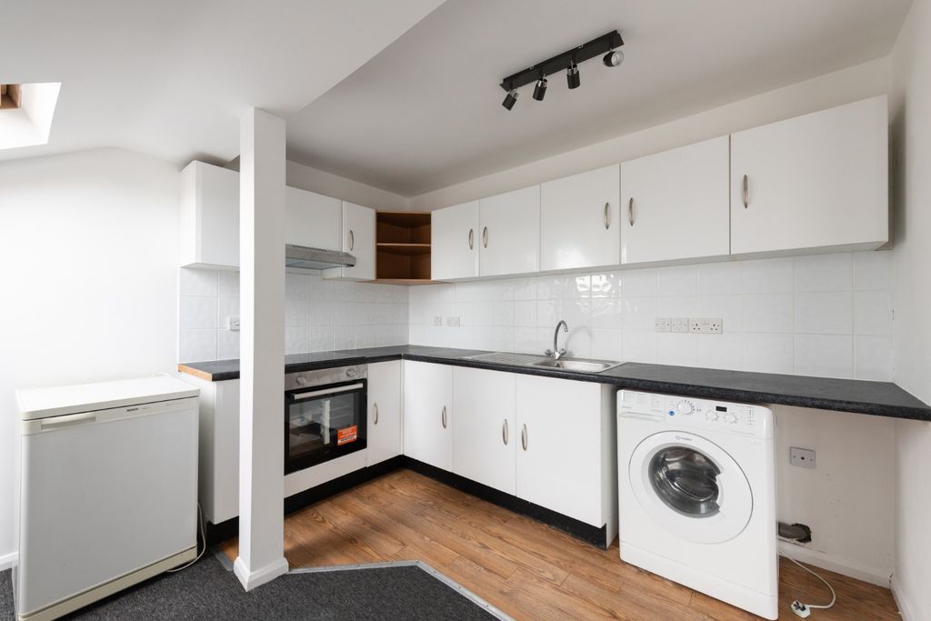 Property photo 3 of 11 4805222