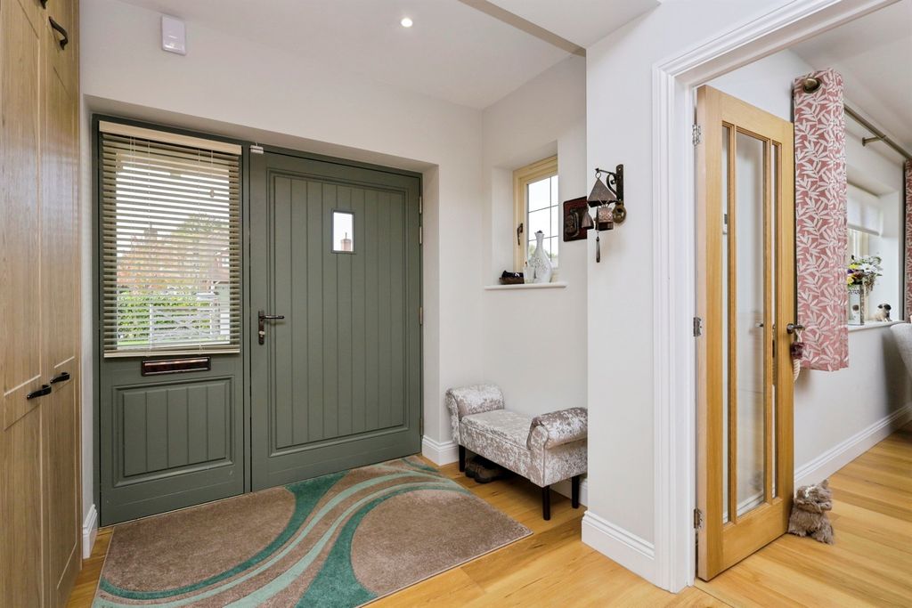 Property photo 2 of 23