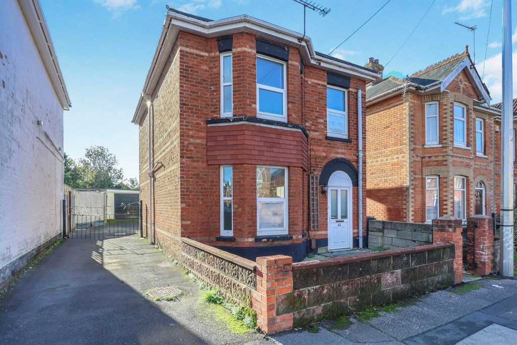 Property photo 1 of 17