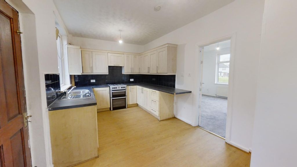 Property photo 2 of 14 Kitchen