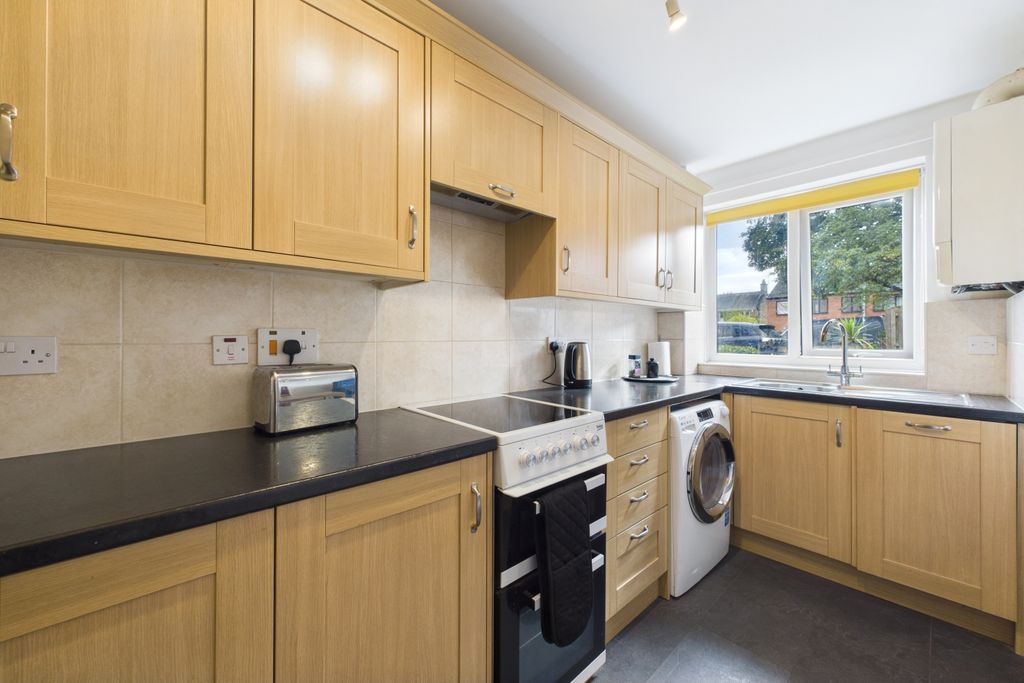 Property photo 3 of 13 Kitchen