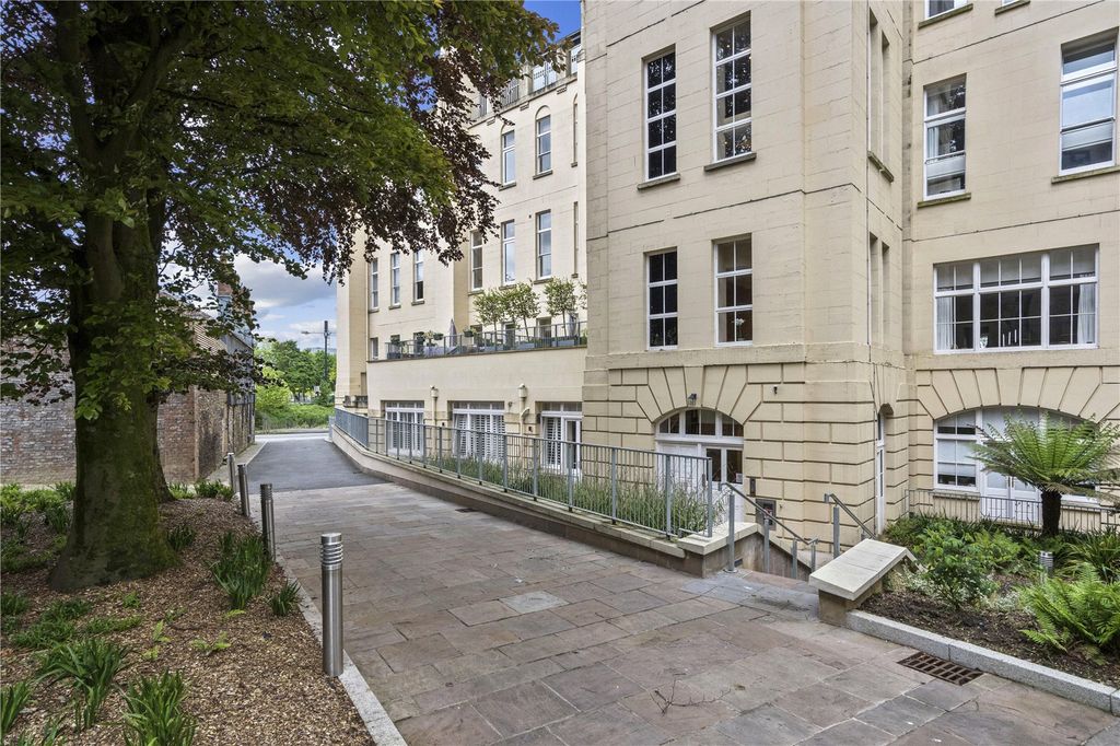 Property photo 3 of 10 Edward VII Wing