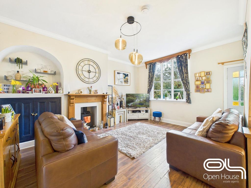 Property photo 3 of 19 Living Room