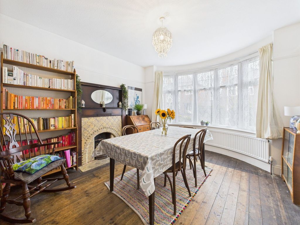 Property photo 3 of 19 Dining Room