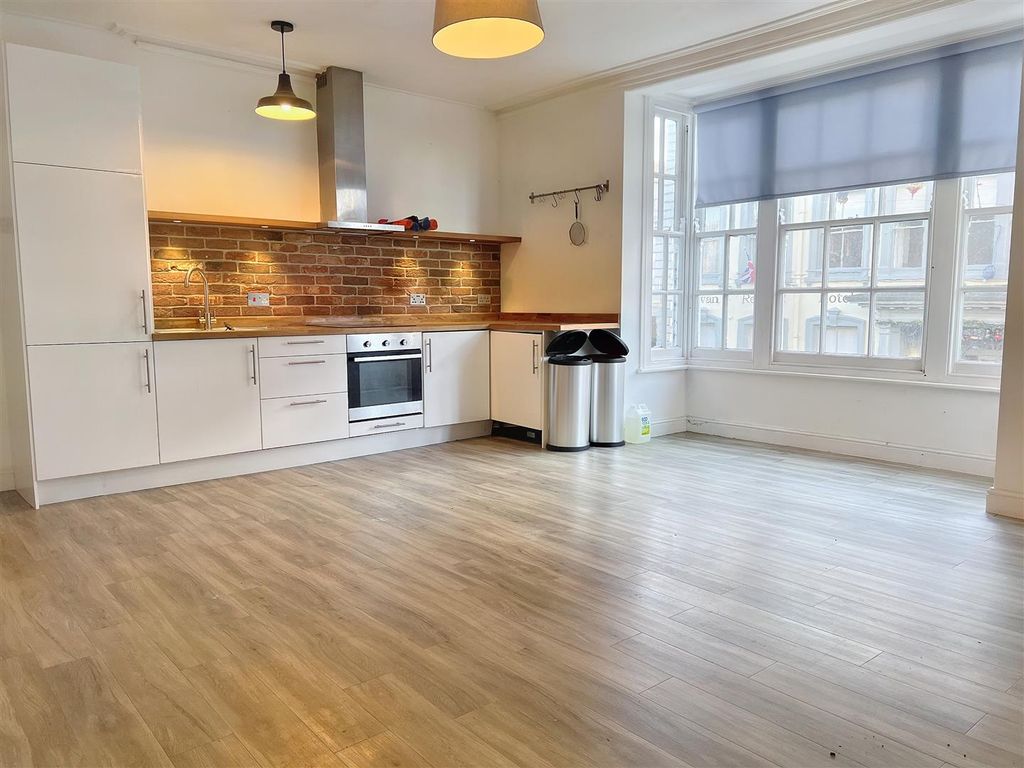 Property photo 3 of 6 Lounge/Diner /Open Plan Kitchen