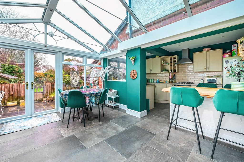 Property photo 2 of 17 Picture No. 14