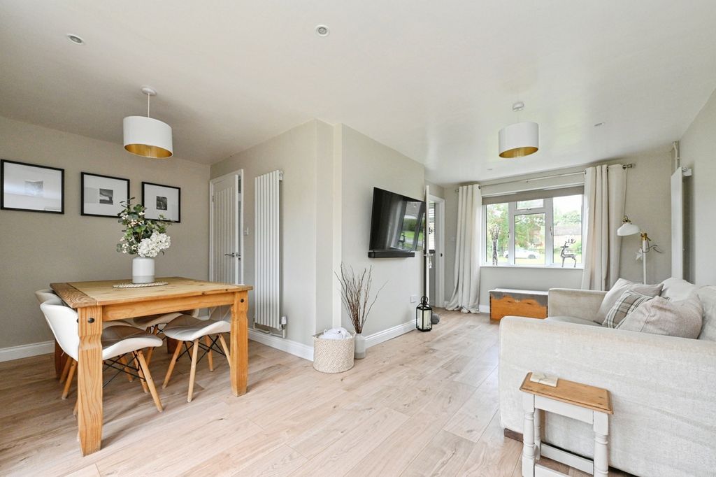 Property photo 2 of 17 Photo