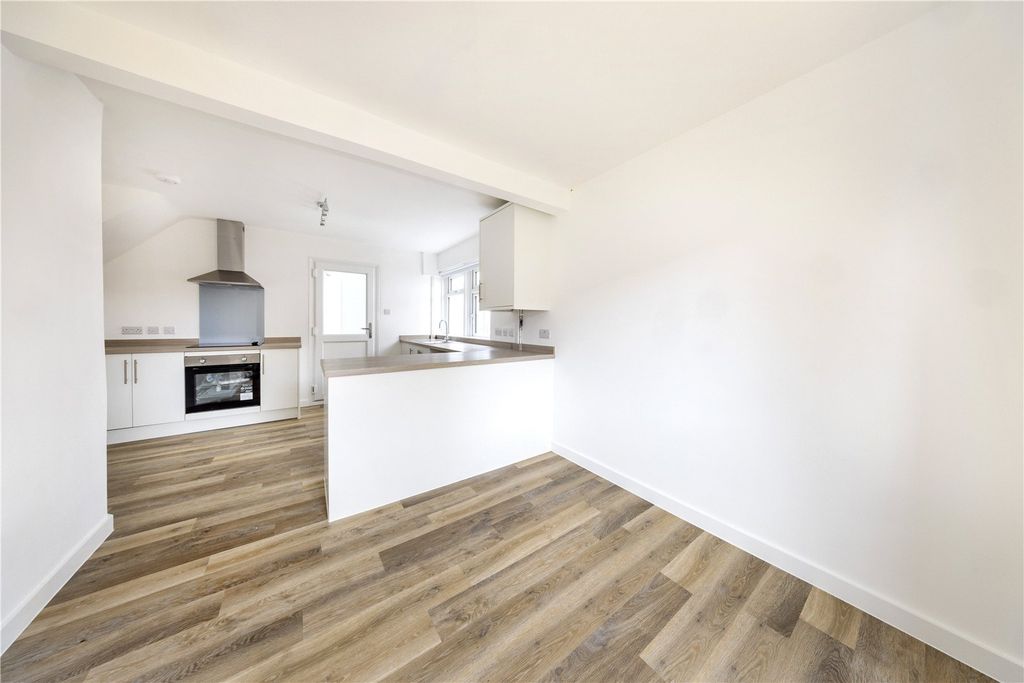 Property photo 2 of 22 Picture No. 45