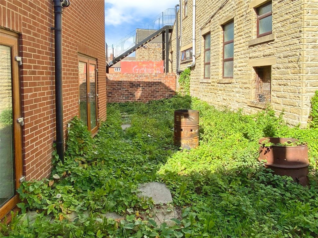 Property photo 2 of 15 Picture No. 13