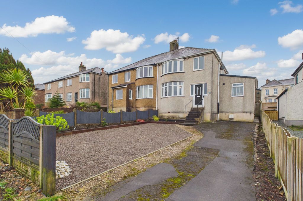 Property photo 1 of 32