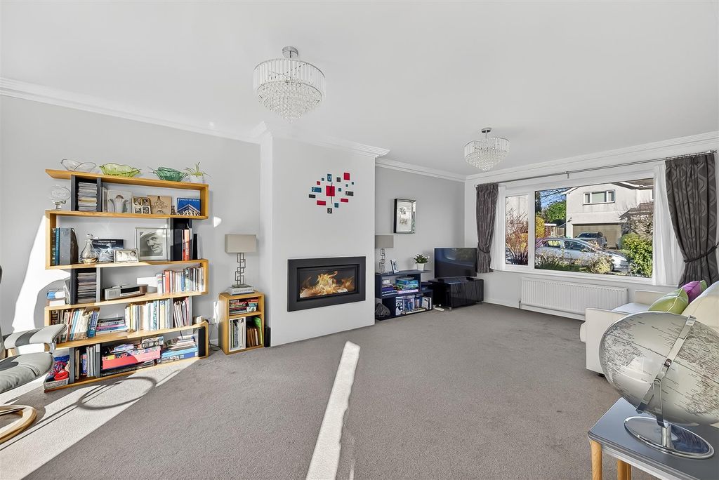 Property photo 2 of 25 Lounge