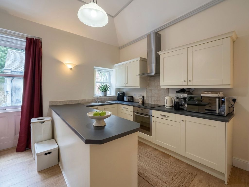 Property photo 3 of 12 Kitchen