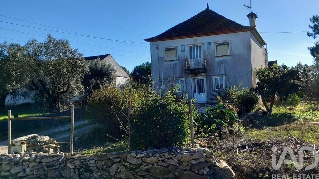 Property photo 1 of 40