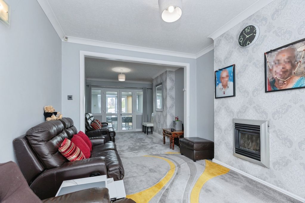 Property photo 2 of 18 Pbox-Img.Jpg