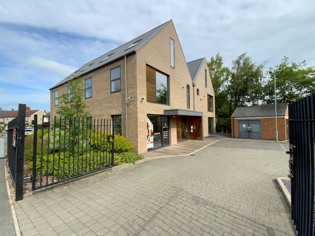 Property photo 1 of 10