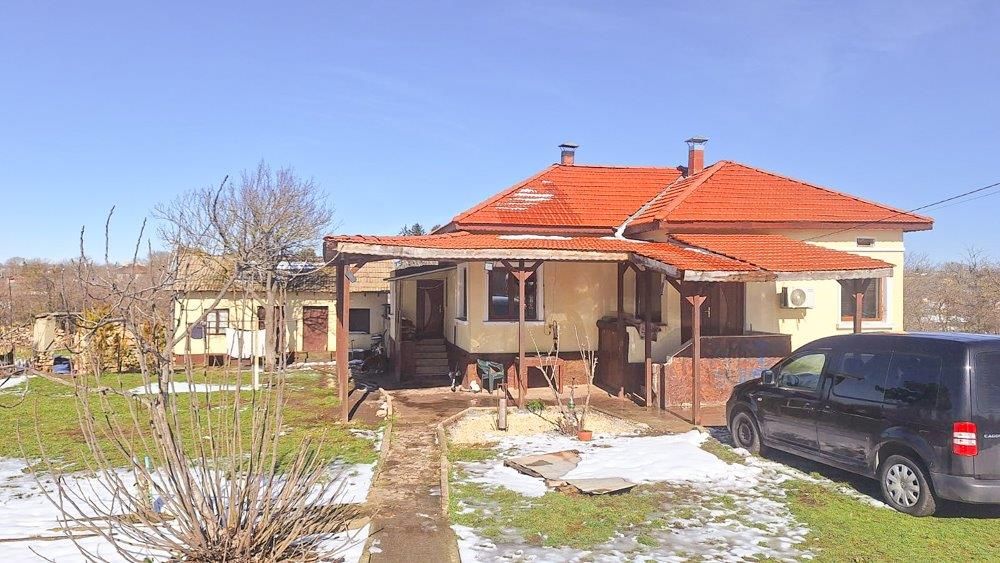 Property photo 1 of 7