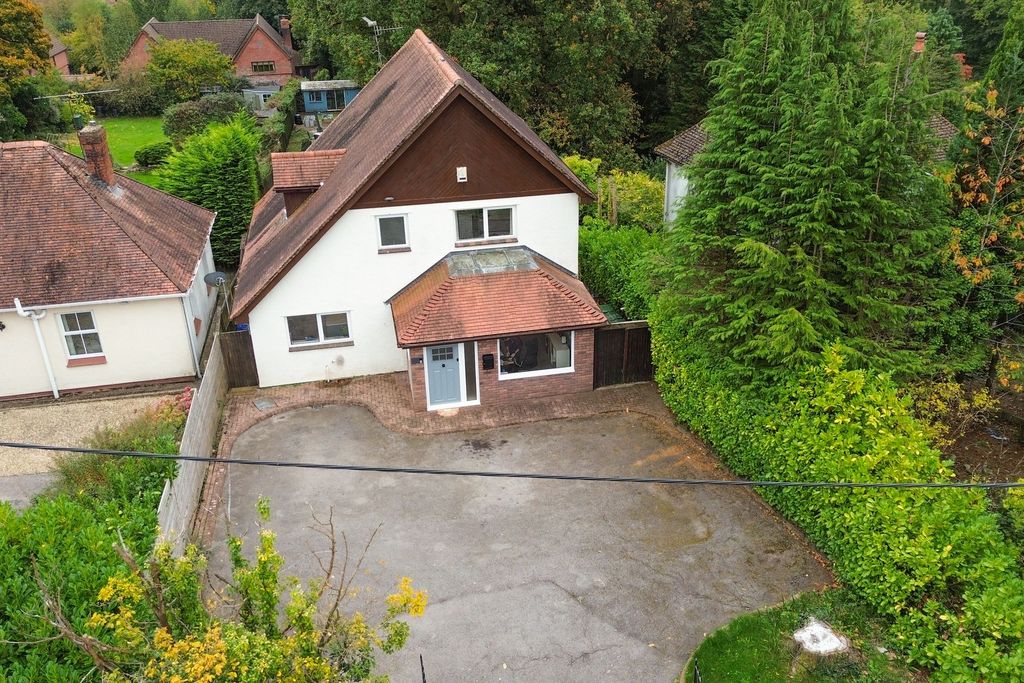 Property photo 1 of 32