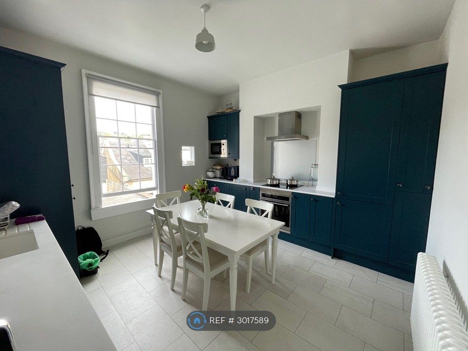 Property photo 3 of 12 Kitchen