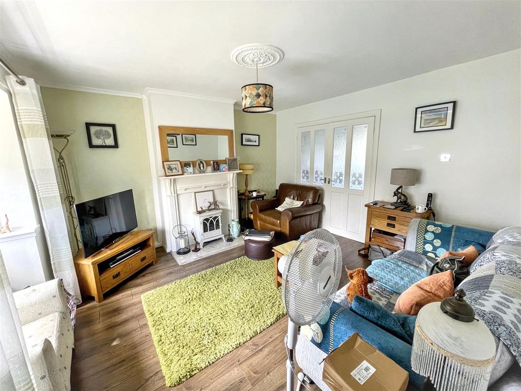 Property photo 2 of 8