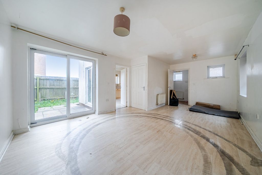 Property photo 3 of 12 Picture No. 20