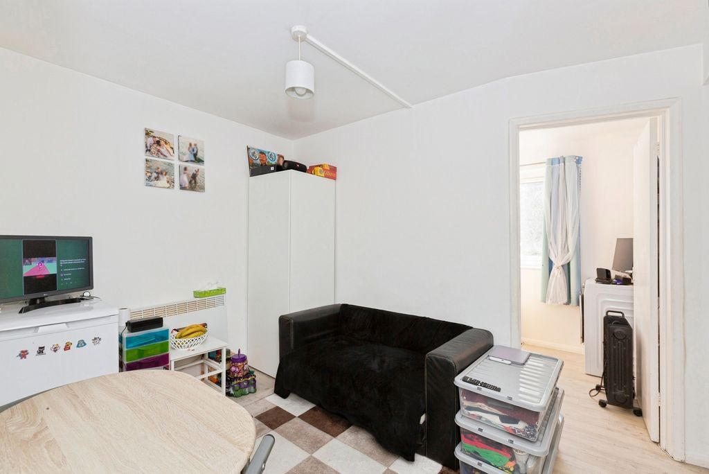 Property photo 3 of 14 Photo