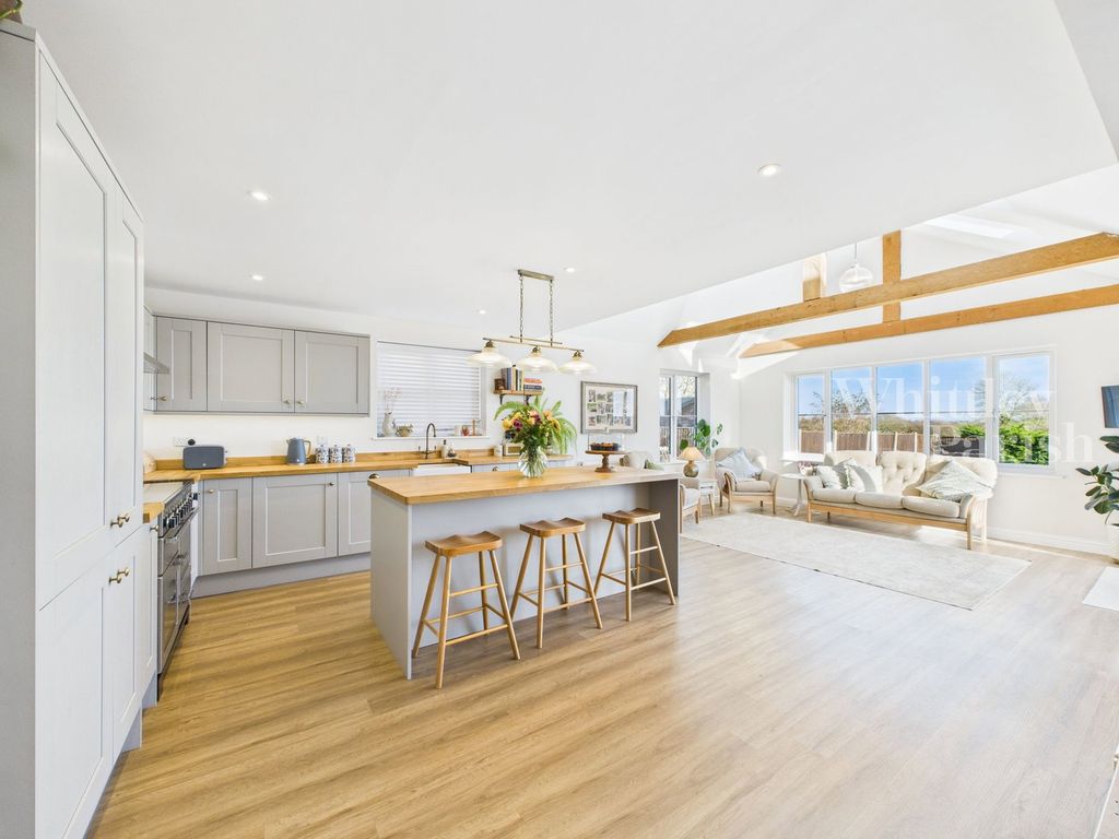 Property photo 3 of 36