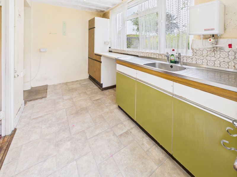 Property photo 2 of 12 Kitchen