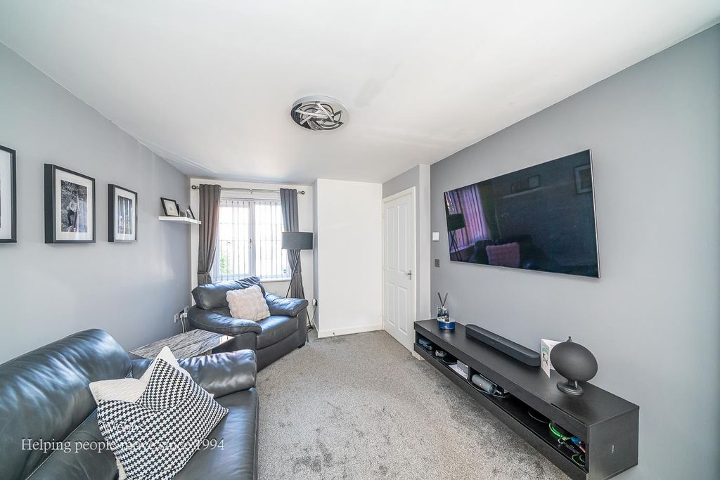 Property photo 3 of 25 Webbs -3.Jpg